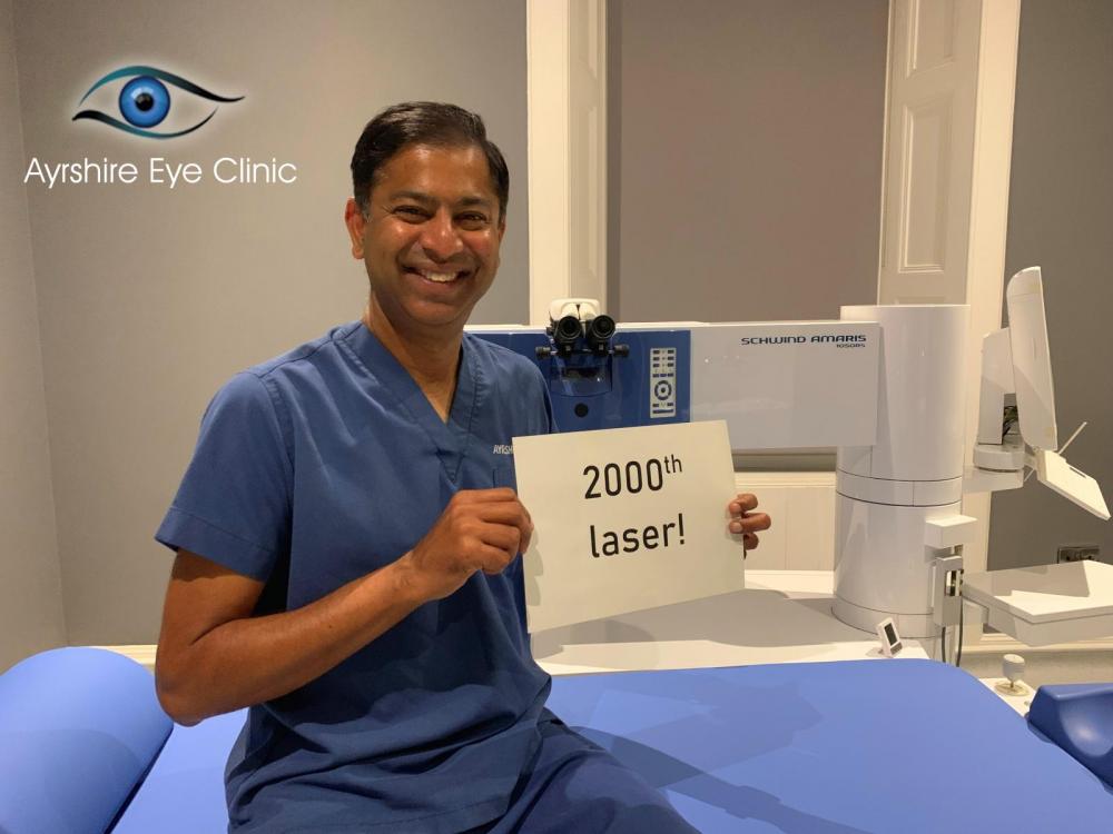 SCHWIND Laser knacken die Zweitausender- Marke: Jubiläumsmodell AMARIS 1050RS in Ayrshire Augenklinik installiert